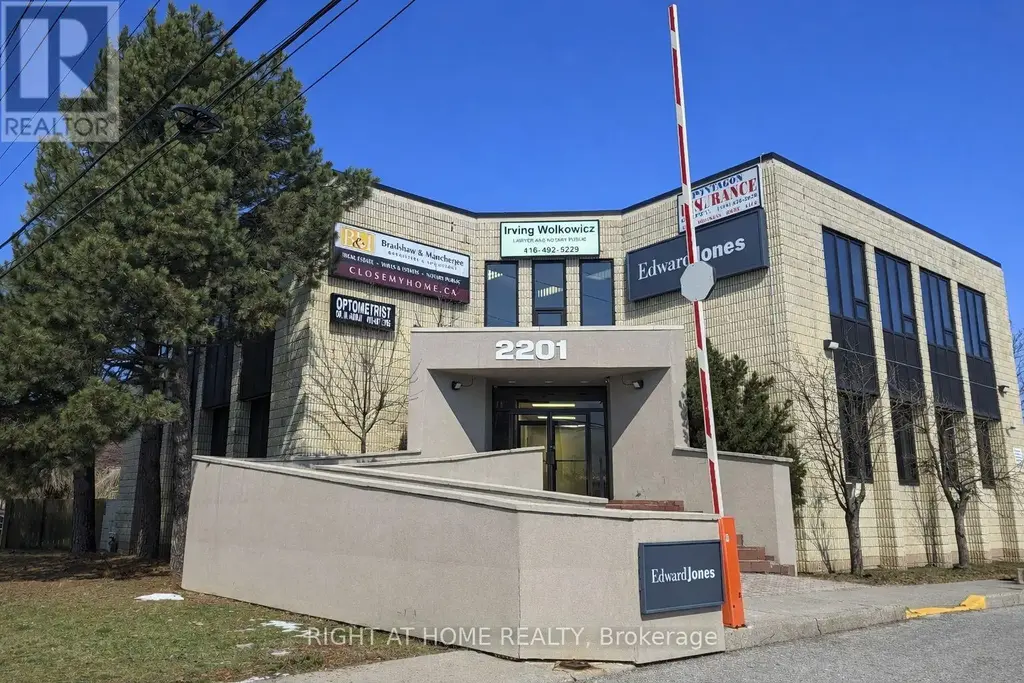 102 - 2201 Warden Avenue, Toronto (Tam O'Shanter-Sullivan)